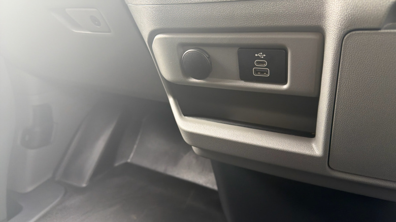 Ford Transit Custom E-320 L1 Rwd 100kW 65kWh H1 Van Limited Auto